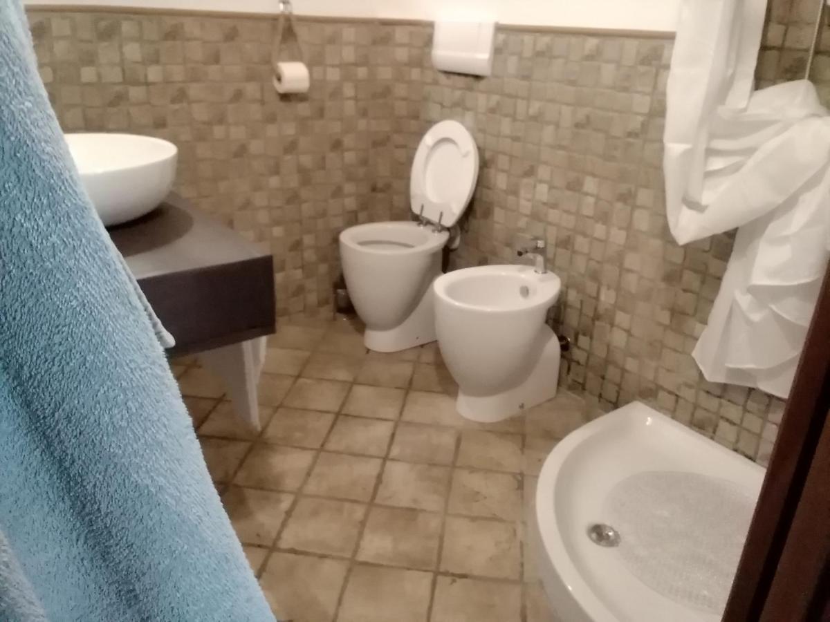 Casina Del Porto Villa Livorno Bagian luar foto