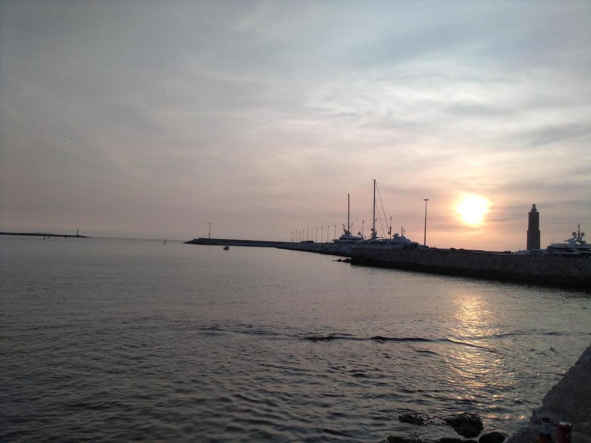Casina Del Porto Villa Livorno Bagian luar foto