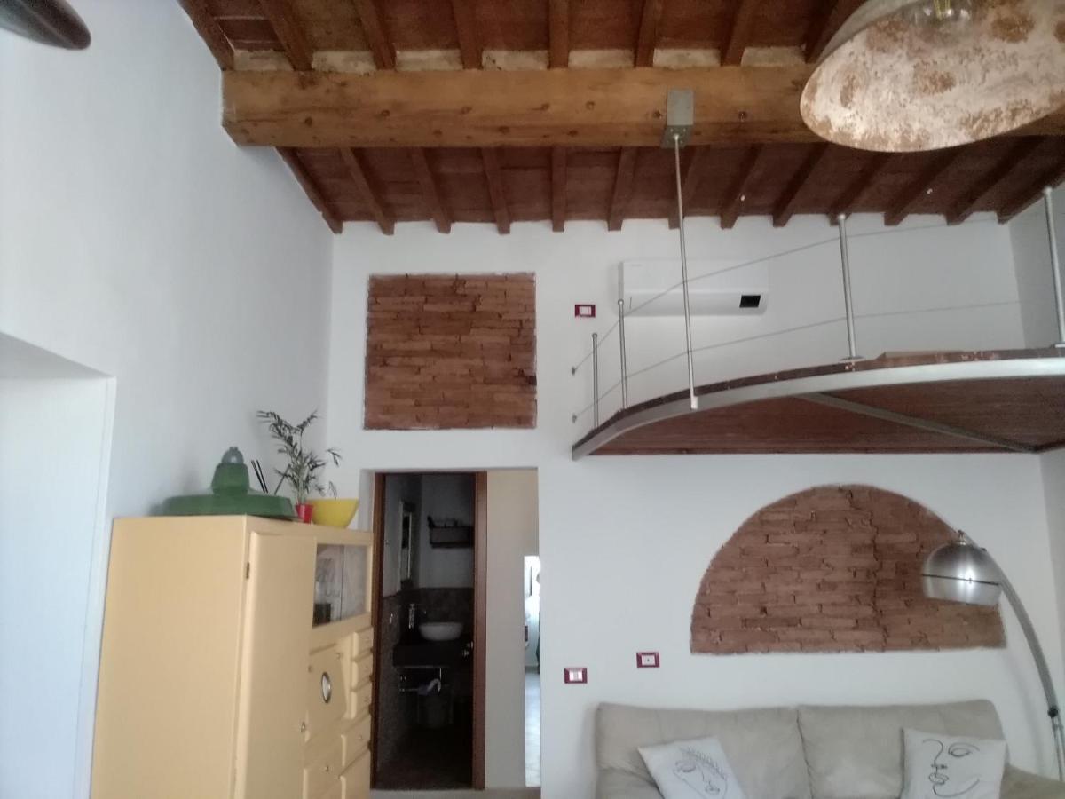 Casina Del Porto Villa Livorno Bagian luar foto