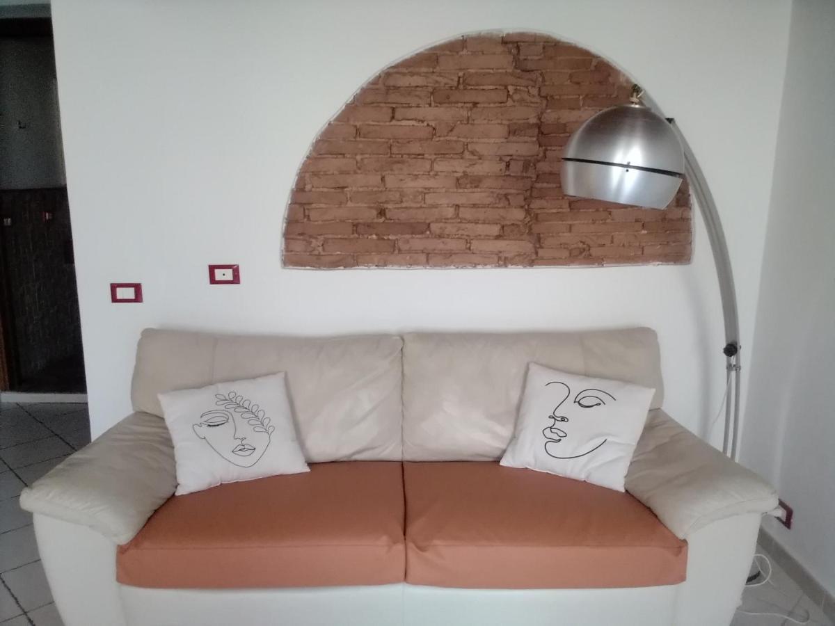 Casina Del Porto Villa Livorno Bagian luar foto