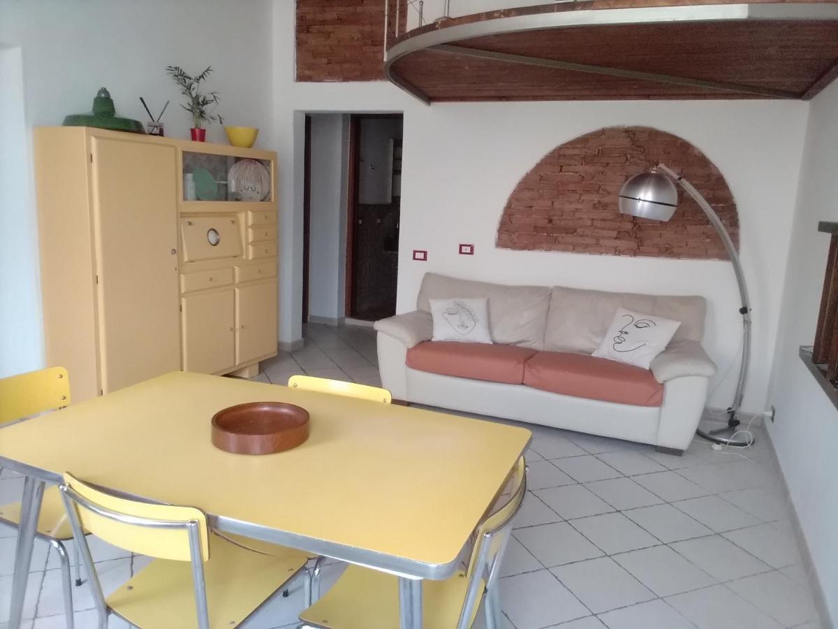 Casina Del Porto Villa Livorno Bagian luar foto
